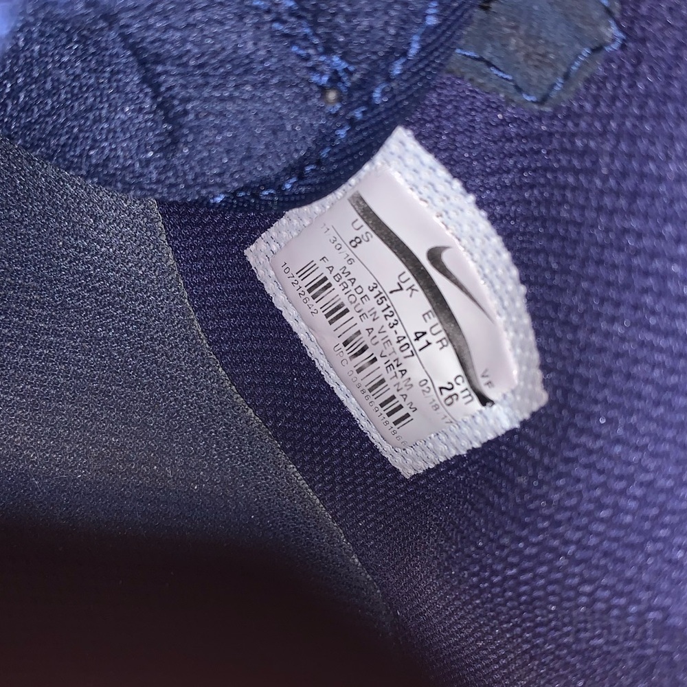 Nike Air Men’s Velcro/Lace Sneakers - Picture 10 of 10
